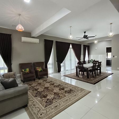 Pinevalley Homestay Putrajaya Presint 12 מראה חיצוני תמונה