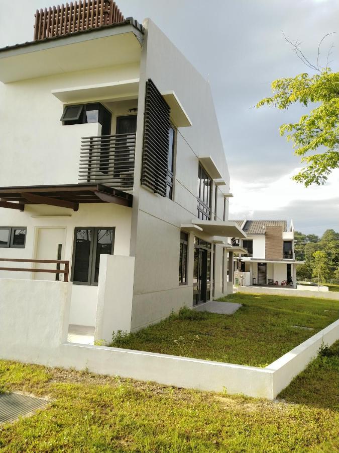 Pinevalley Homestay Putrajaya Presint 12 מראה חיצוני תמונה