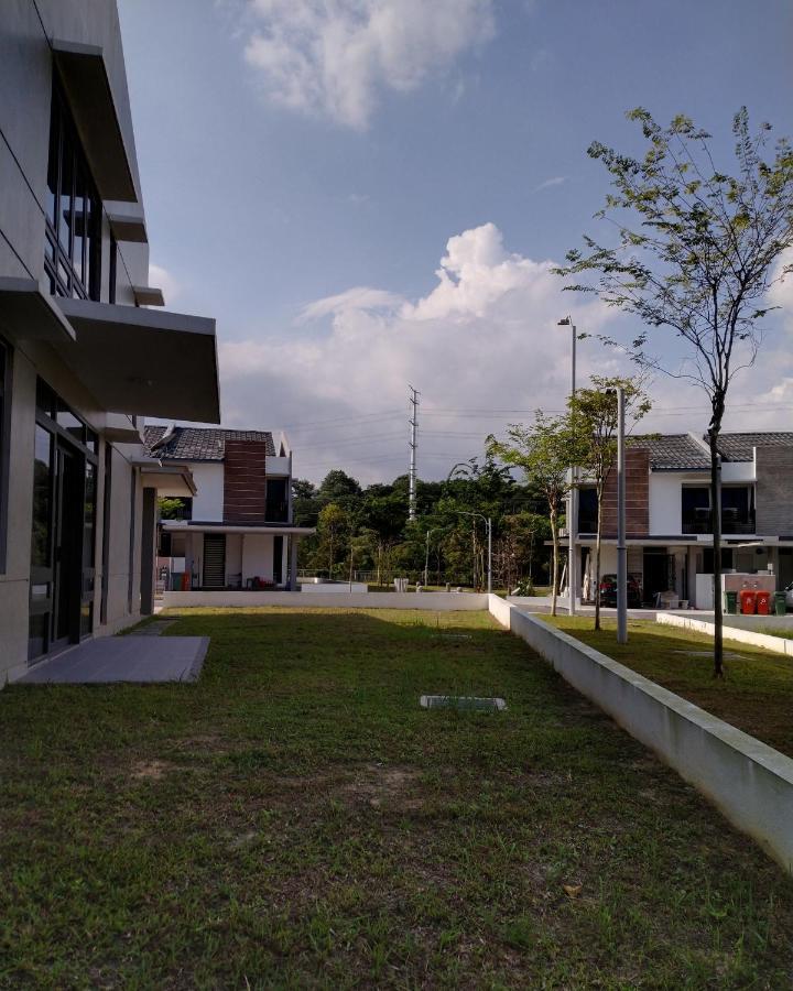 Pinevalley Homestay Putrajaya Presint 12 מראה חיצוני תמונה