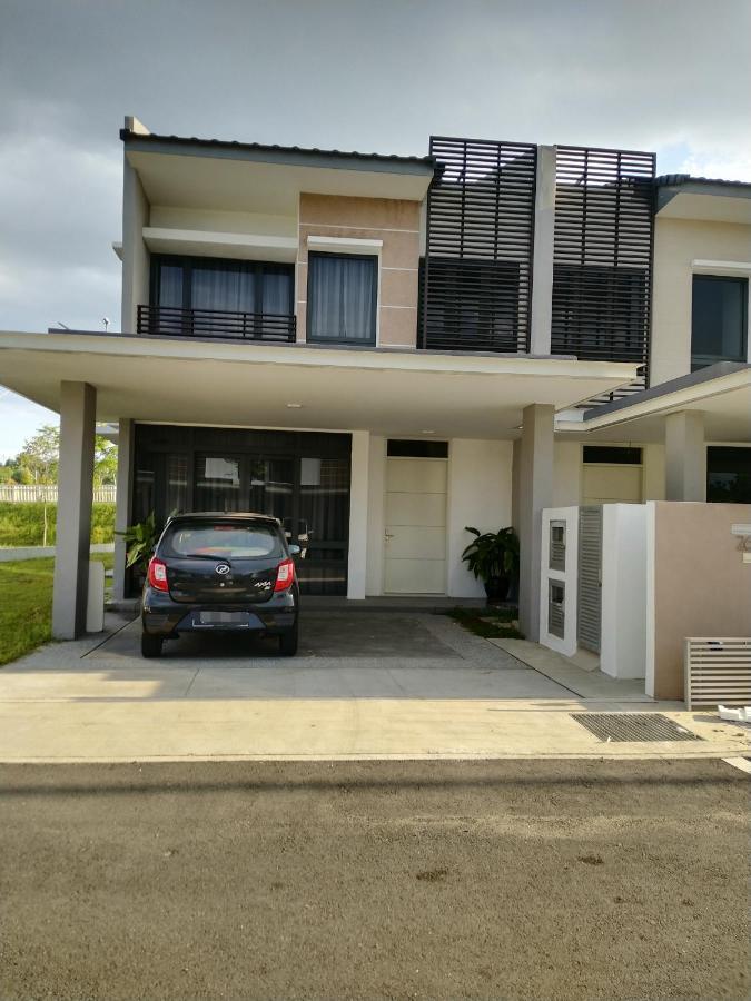Pinevalley Homestay Putrajaya Presint 12 מראה חיצוני תמונה