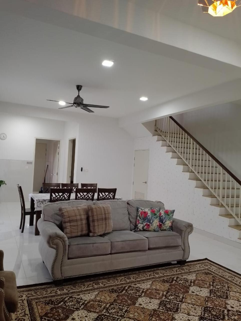 Pinevalley Homestay Putrajaya Presint 12 מראה חיצוני תמונה